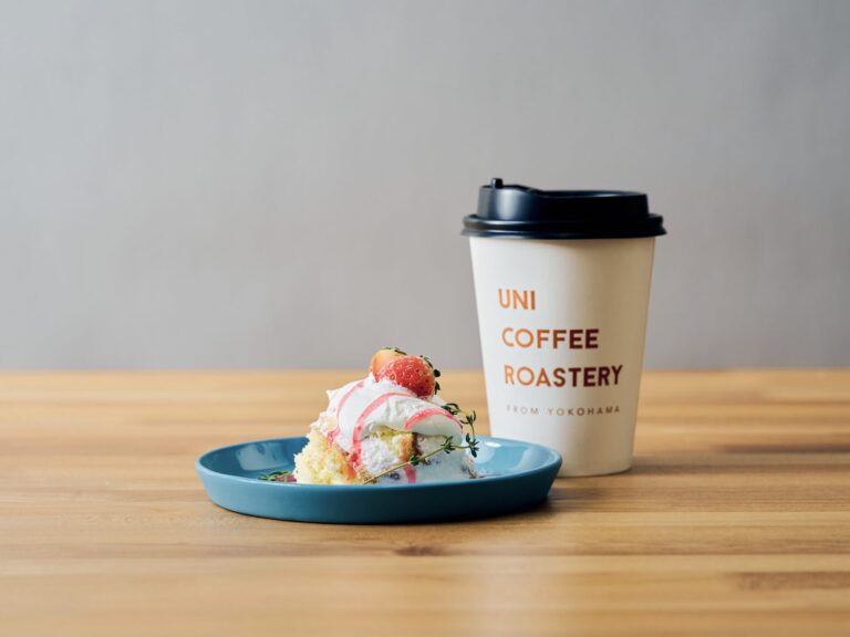 【11/20〜】新定番スイーツ！“ふわしゅわ”新食感の「とろける生ショートケーキ」が新登場