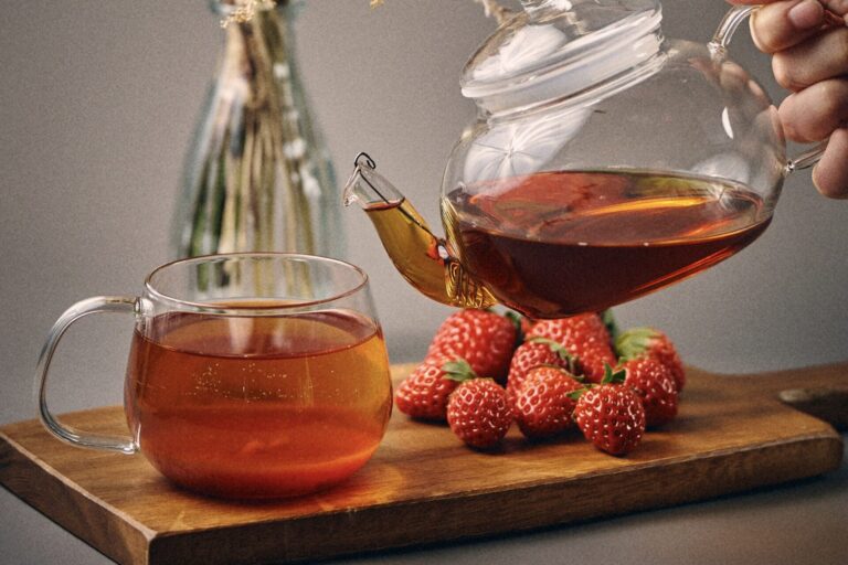 【3月3日〜】ノンカフェインの新作「季節のリフレッシュティー いちご」が期間限定で登場