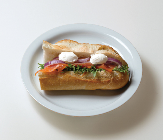 スモークサーモン&クリームチーズサンド