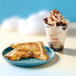 【3/30〜】3店舗限定で「7回目のひな誕祭」コラボメニューが登場